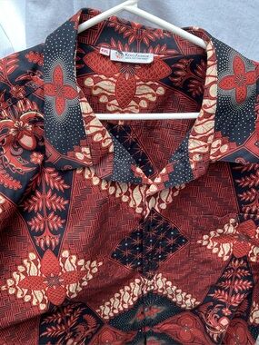 Men's Red & Black Batik-Print Button Down Shirt